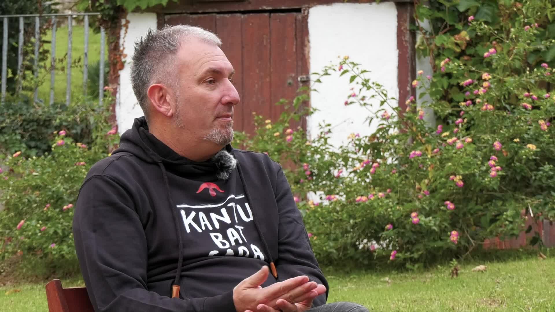 Jon Maia: "Bidearen amaiera baino, hasiera bat bezala sentitzen dut 'Kantu bat gara'"