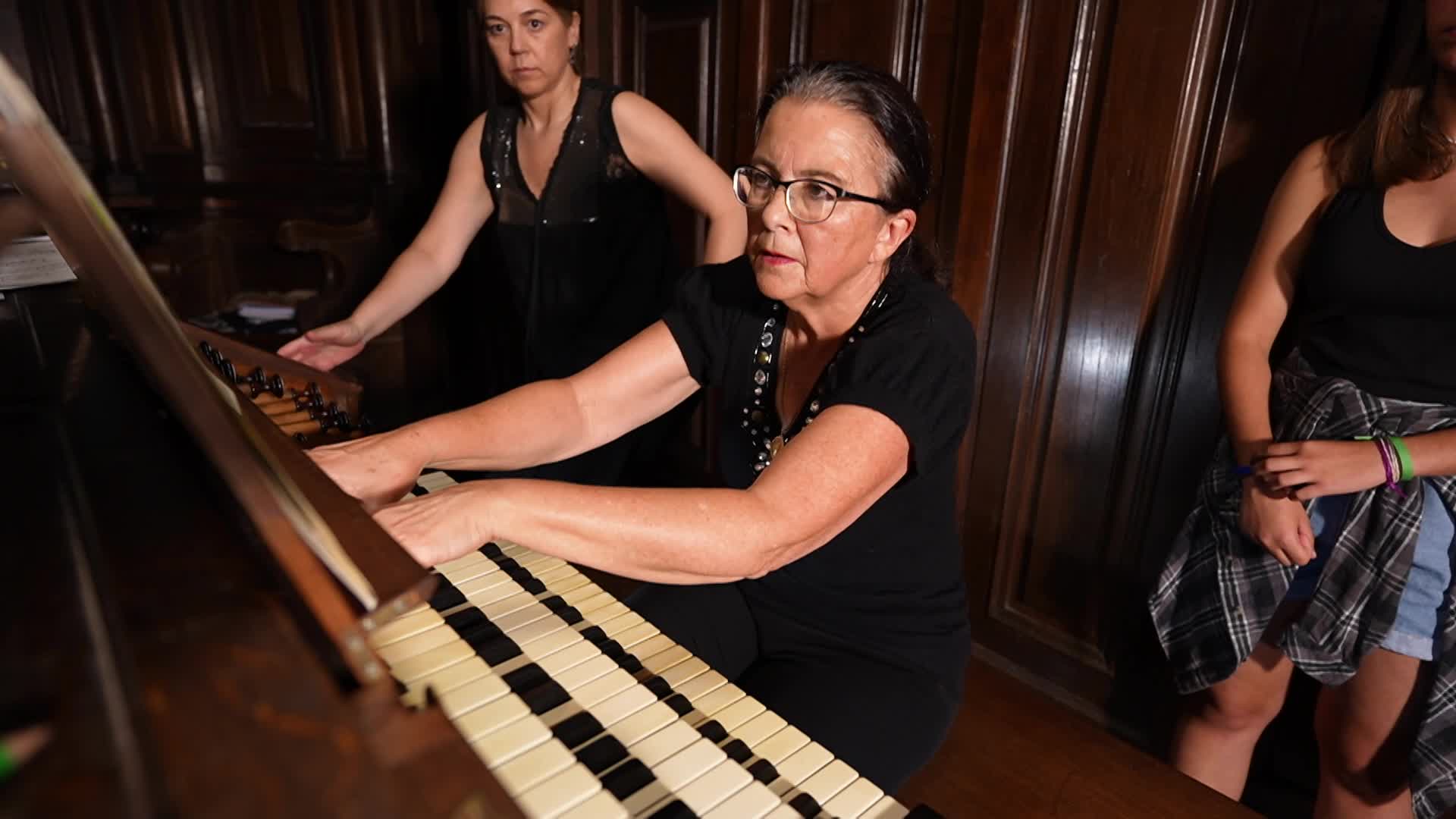 Marie-Bernadette Dufourcet organistaren kontzertua