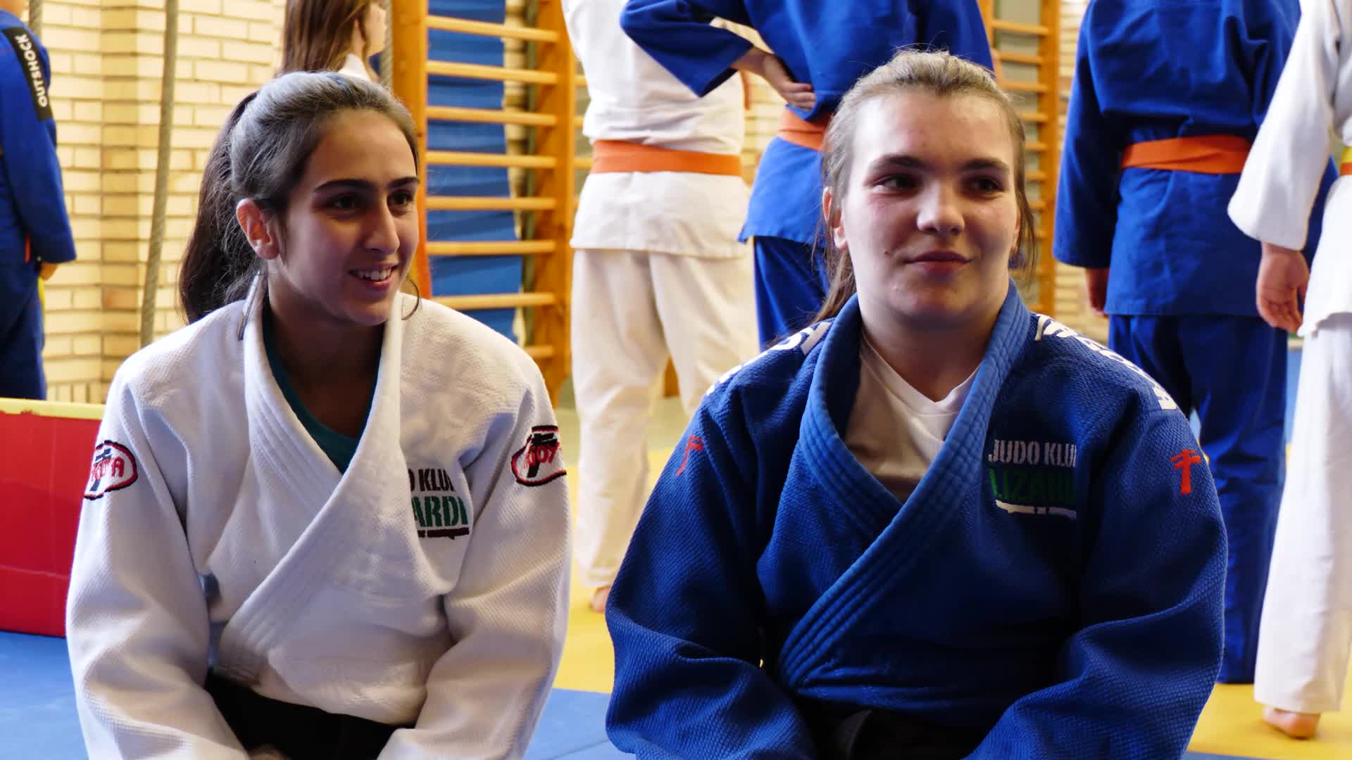 Eva Manzanas eta Lore Austing judokariei elkarrizketa